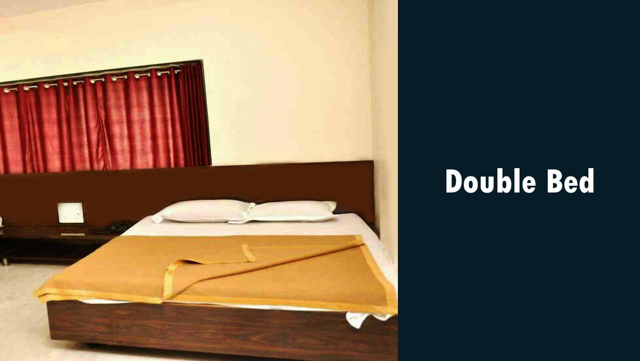 Sai Rajaram Palace Shirdi Room photo