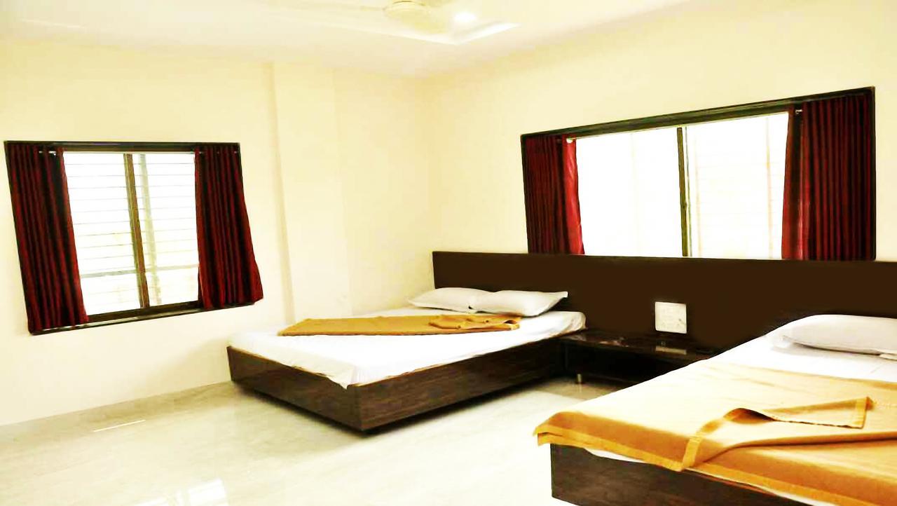 Sai Rajaram Palace Shirdi Exterior photo
